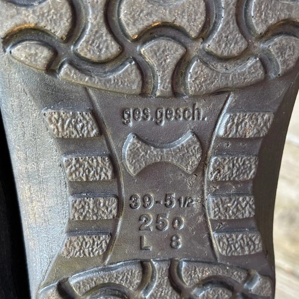 Birkenstock Textured Black Slip-On Clogs 39N L8M6 - Picture 10 of 11